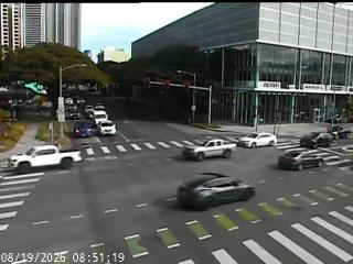 Kapiʻolani Blvd at Ward Ave - Ala Moana / Kakaʻako